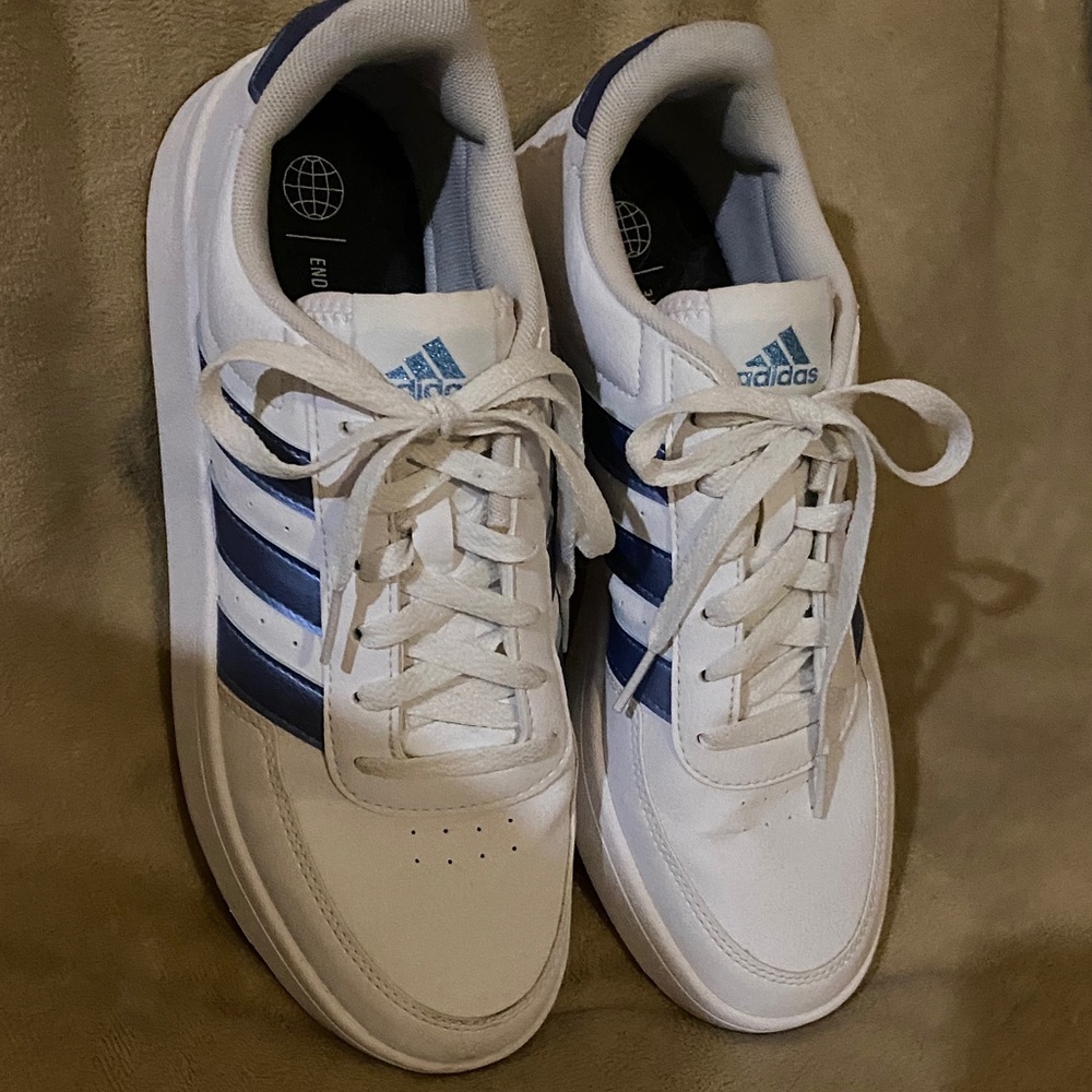 Adidas Men's White and Navy Sneakers